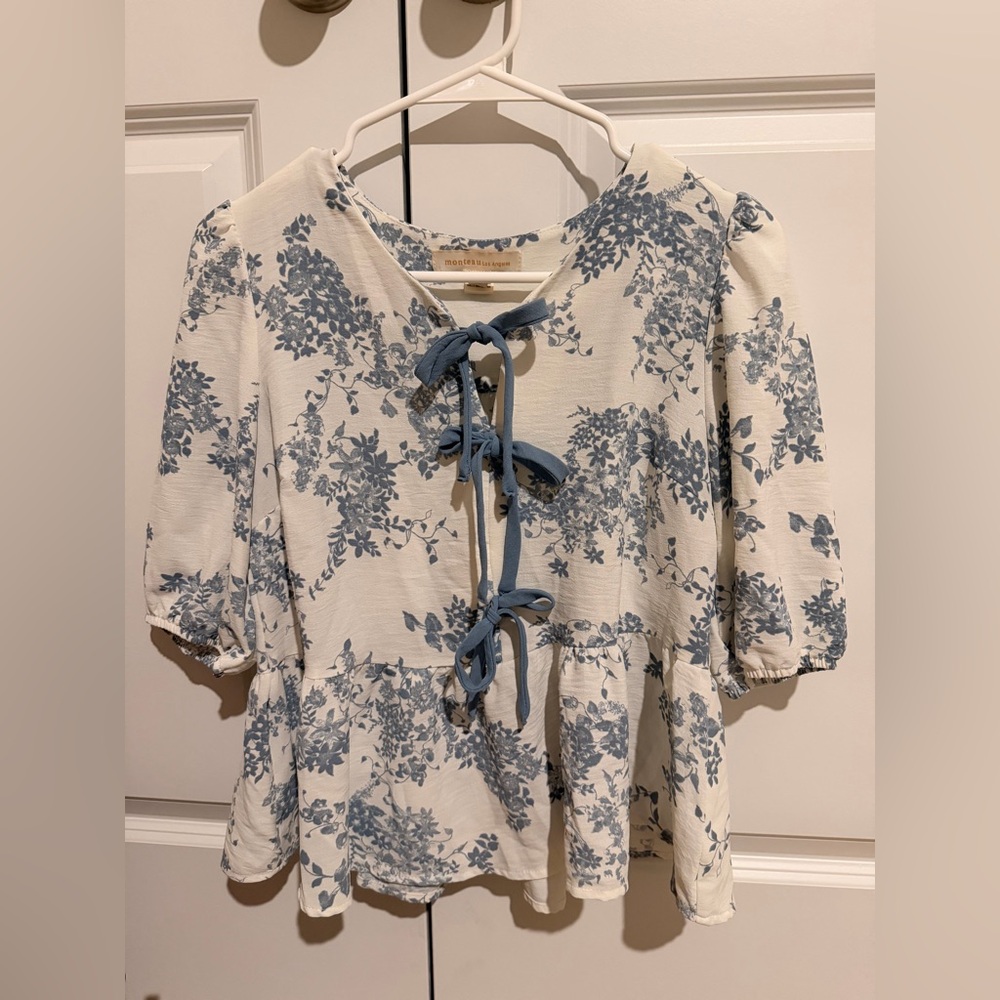 MONTEAU LOS ANGELES - Blue Floral Peplum Bow Blouse - Women’s Size Large